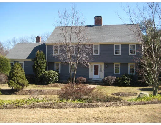 Unit for sale at 17 Olde Meetinghouse Rd, Westborough, MA 01581