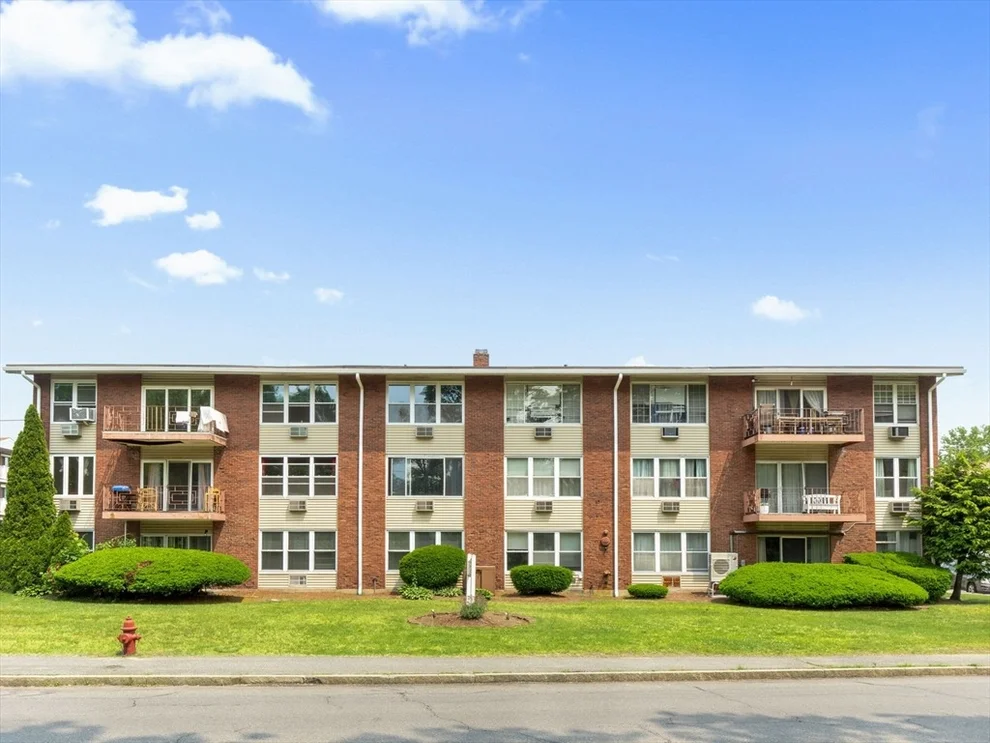Unit for sale at 977 Westford St, Lowell, MA 01851