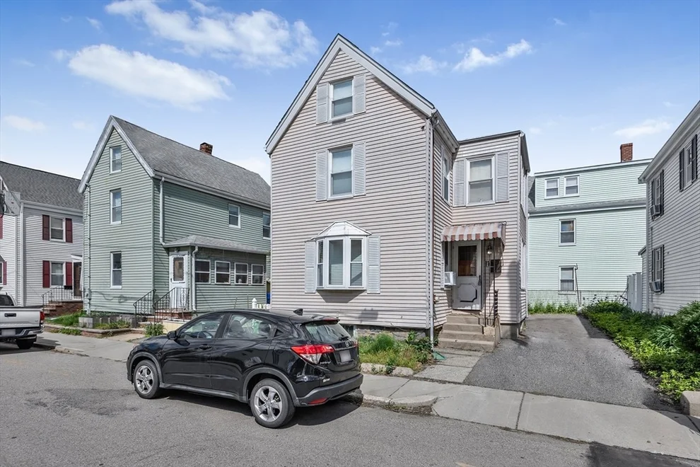 Unit for sale at 11 Murphy Ct, Newton, MA 02458