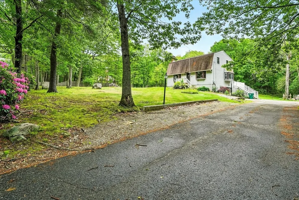 Unit for sale at 193 Williams St, Uxbridge, MA 01569