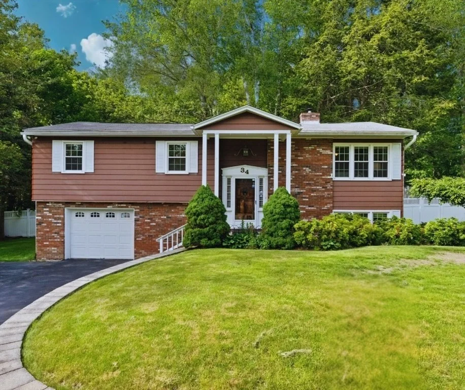 Unit for sale at 34 Queens Rd, Leominster, MA 01453