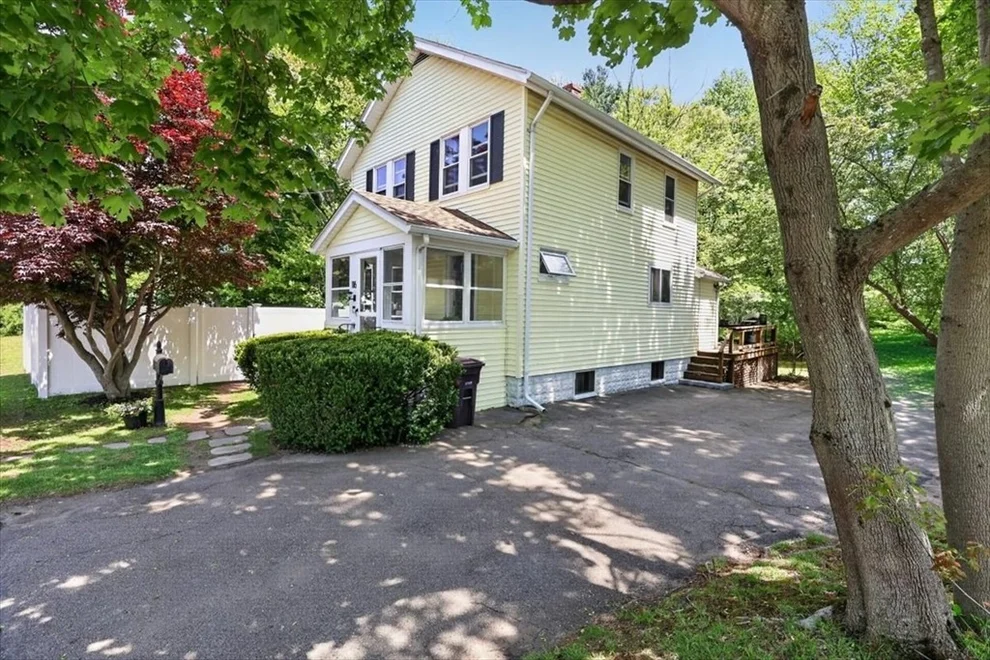 Unit for sale at 116 Thicket St, Weymouth, MA 02190