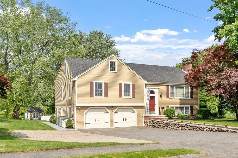 Unit for sale at 9 New Meadow Rd, Lynnfield, MA 01940