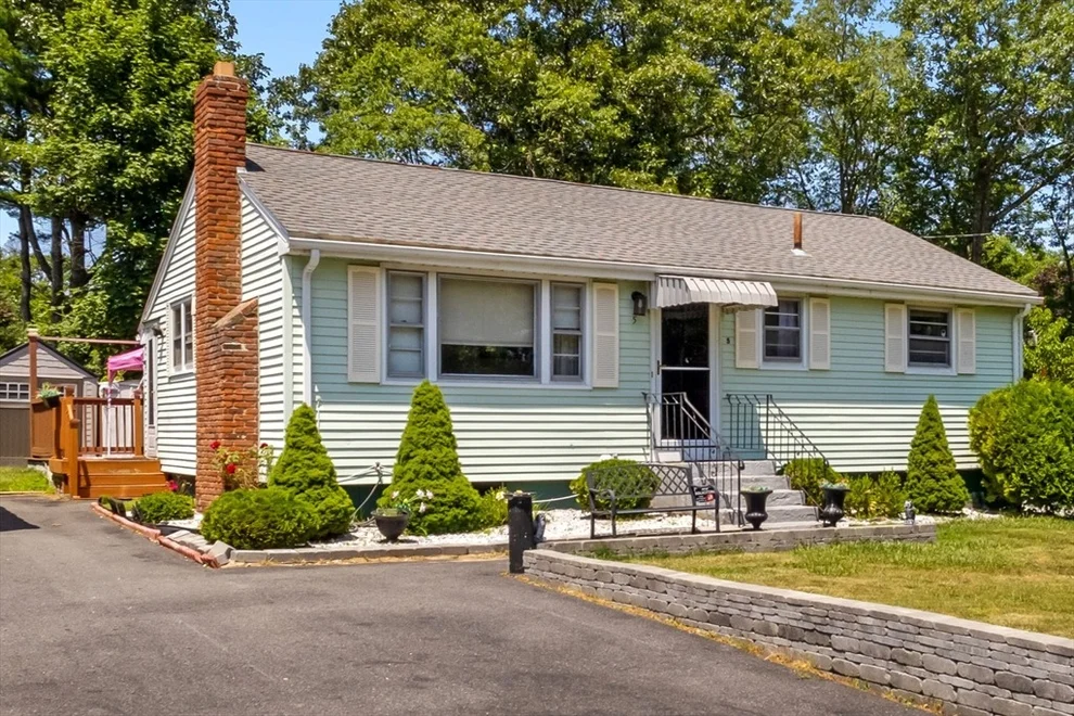 Unit for sale at 5 Oakwood Avenue, Randolph, MA 02368