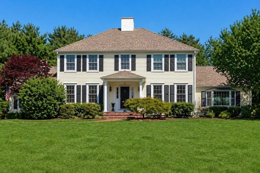Unit for sale at 22 Cross St, Norwell, MA 02061