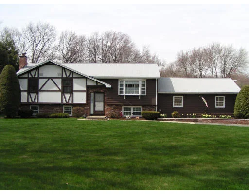 Unit for sale at 2 Sandspur Lane, North Reading, MA 01864
