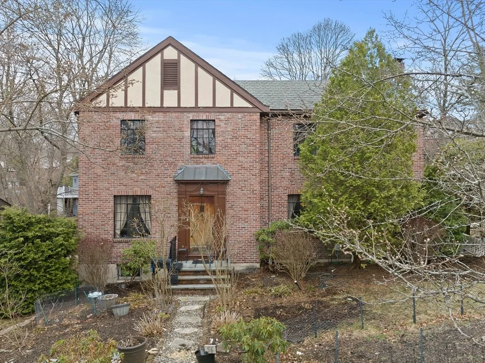 Unit for sale at 56 West Boulevard Rd, Newton, MA 02459