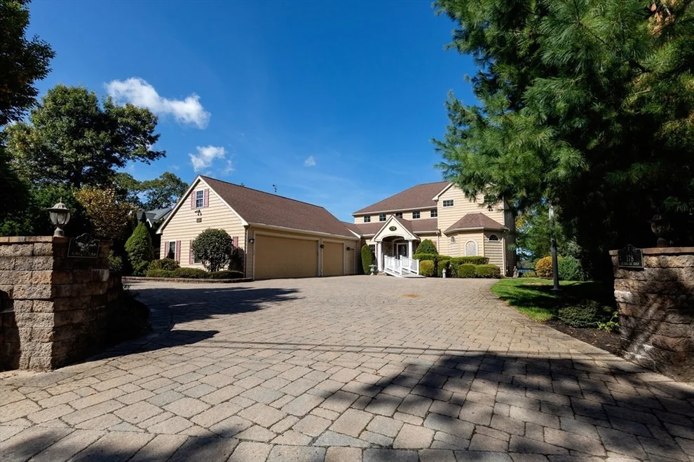 Unit for sale at 178 Black Cat Rd, Plymouth, MA 02360