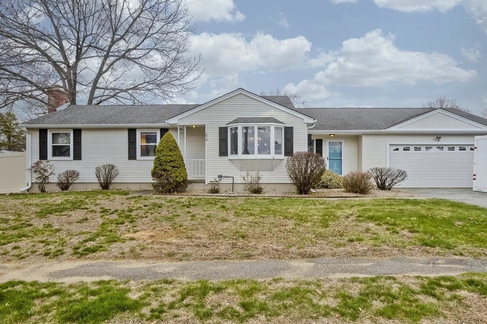 Unit for sale at 279 Bostwick Ln, Chicopee, MA 01020