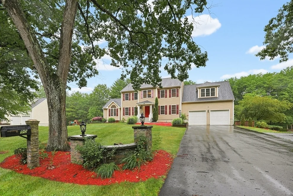 Unit for sale at 90 Huntsbridge Rd, North Attleboro, MA 02760