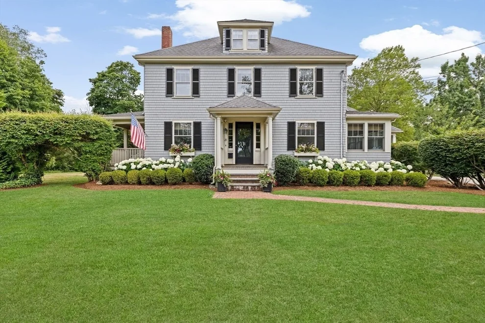 Unit for sale at 21 Middle Street, Hingham, MA 02043