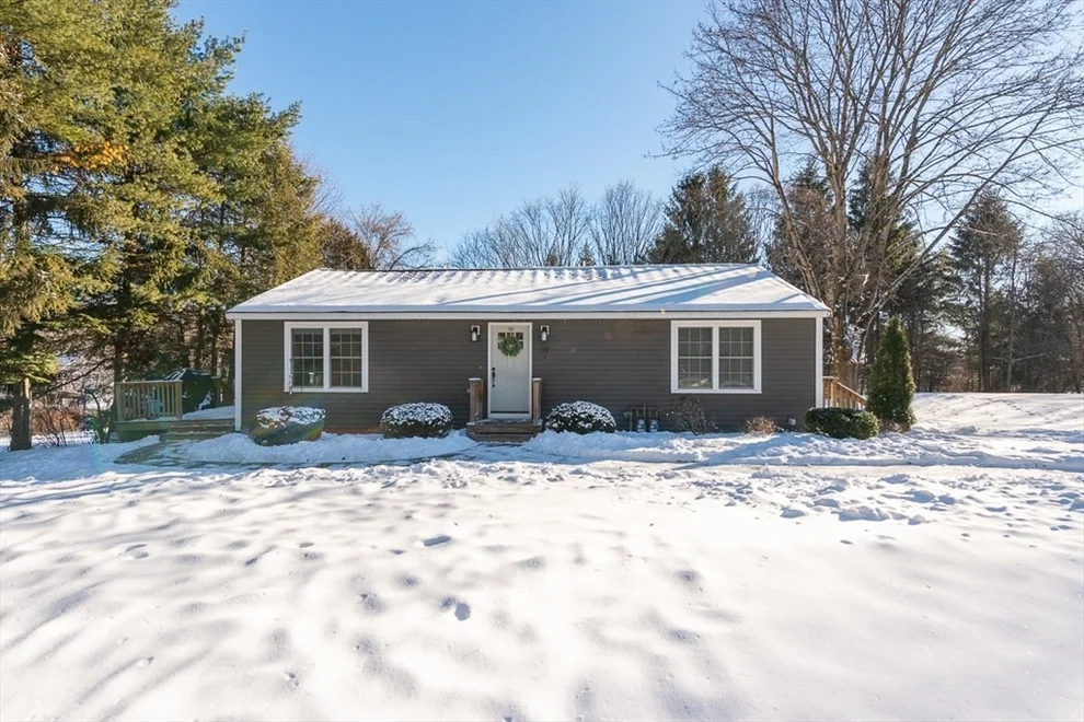 Unit for sale at 39 Hollis St, Pepperell, MA 01463