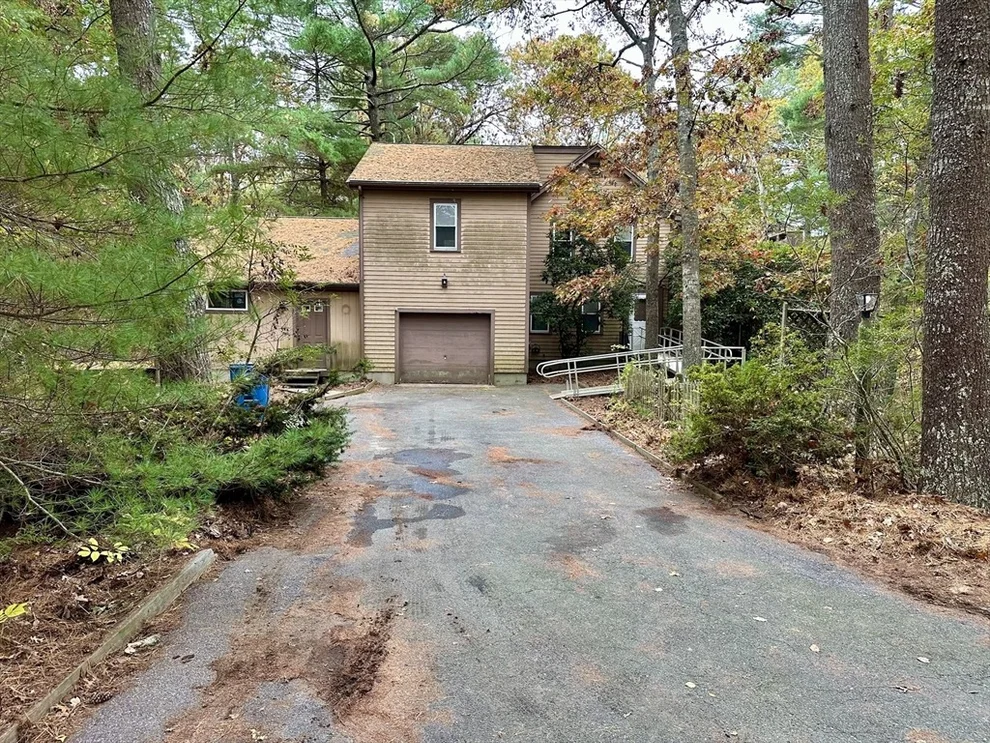 Unit for sale at 3 Viber Ln, Falmouth, MA 02536