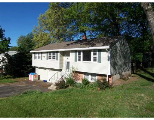 Unit for sale at 8 Rice Rd, Maynard, MA 01754