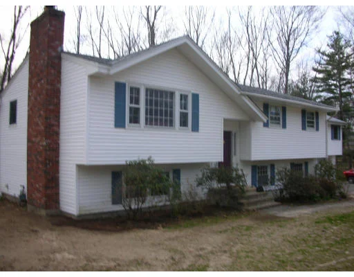 Unit for sale at 40 Cross St, Andover, MA 01810