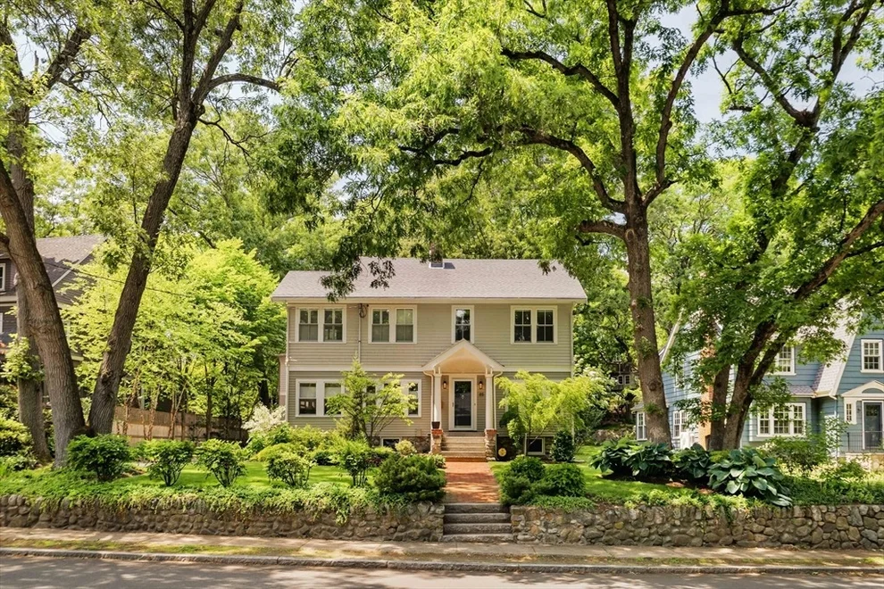 Unit for sale at 85 Oakland Ave, Arlington, MA 02476