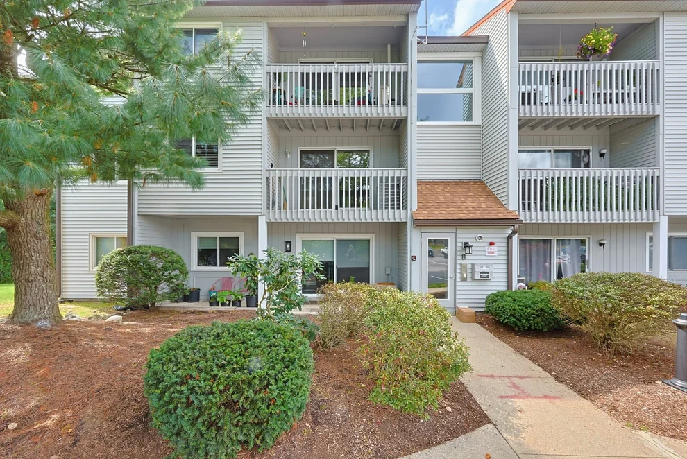 Unit for sale at 805 Franklin Crossing Road, Franklin, MA 02038