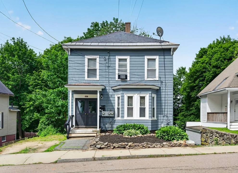 Unit for sale at 287 Pine St, Gardner, MA 01440