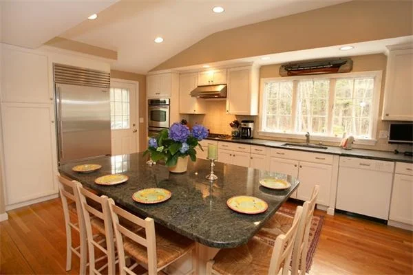 Unit for sale at 129 Hill St, Topsfield, MA 01983