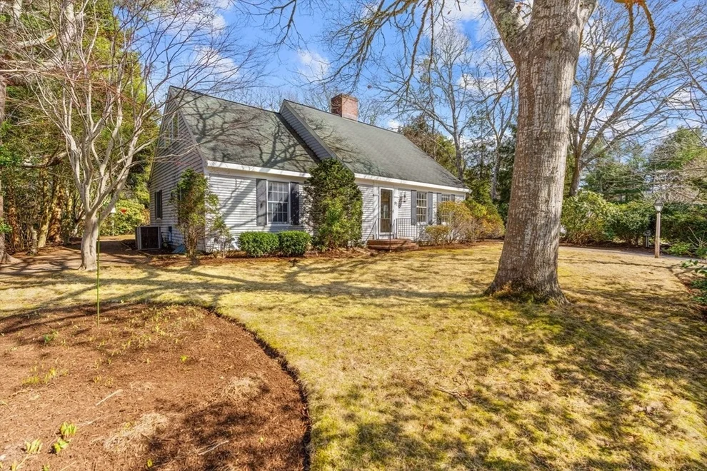 Unit for sale at 92 Wianno Cir, Barnstable, MA 02655
