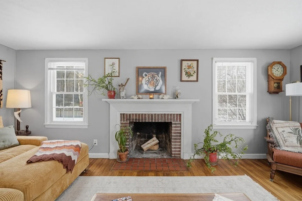 Unit for sale at 357 Maple Rd, Longmeadow, MA 01106