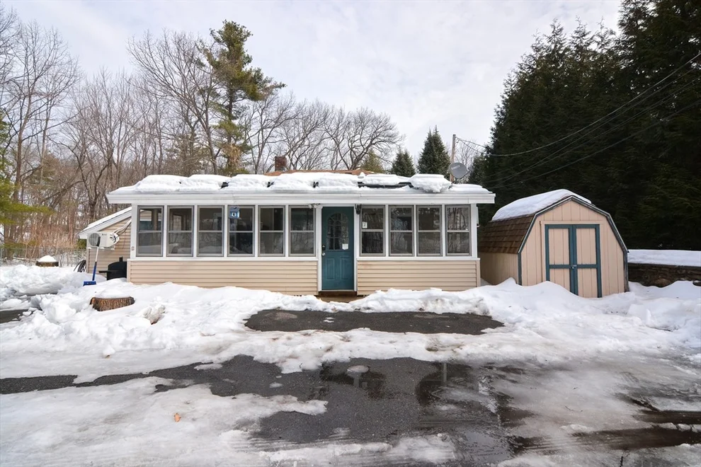 Unit for sale at 277 Wanoosnoc Rd, Fitchburg, MA 01420