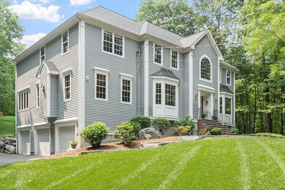 Unit for sale at 696 Liberty Square Rd, Boxborough, MA 01719