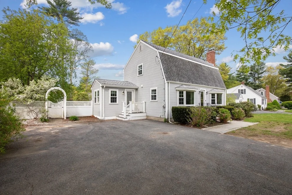 Unit for sale at 363 Plain St, Marshfield, MA 02050