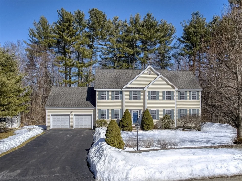 Unit for sale at 4 Lindsey Ln, Westford, MA 01886