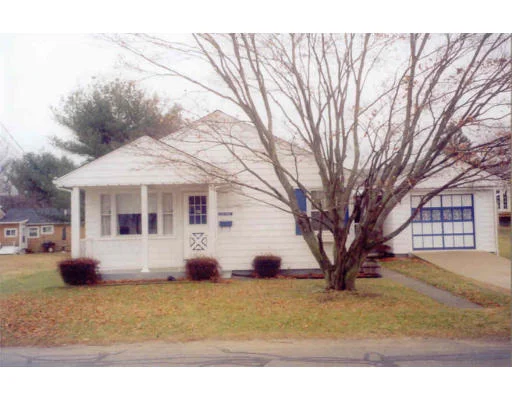 Unit for sale at 74 Lincoln Ave, Swansea, MA 02777
