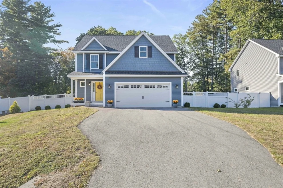 Unit for sale at 14 Adelaide St, Hudson, NH 03051