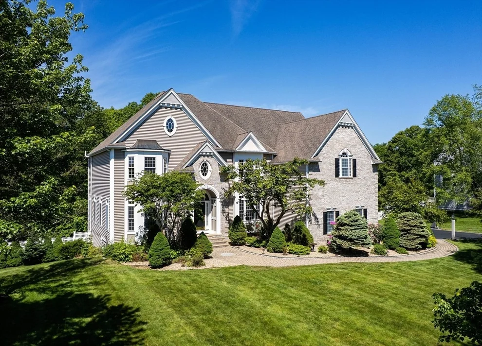 Unit for sale at 10 Oak Street, Hopkinton, MA 01748