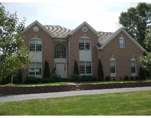 Unit for sale at 153 Partridge St, Franklin, MA 02038