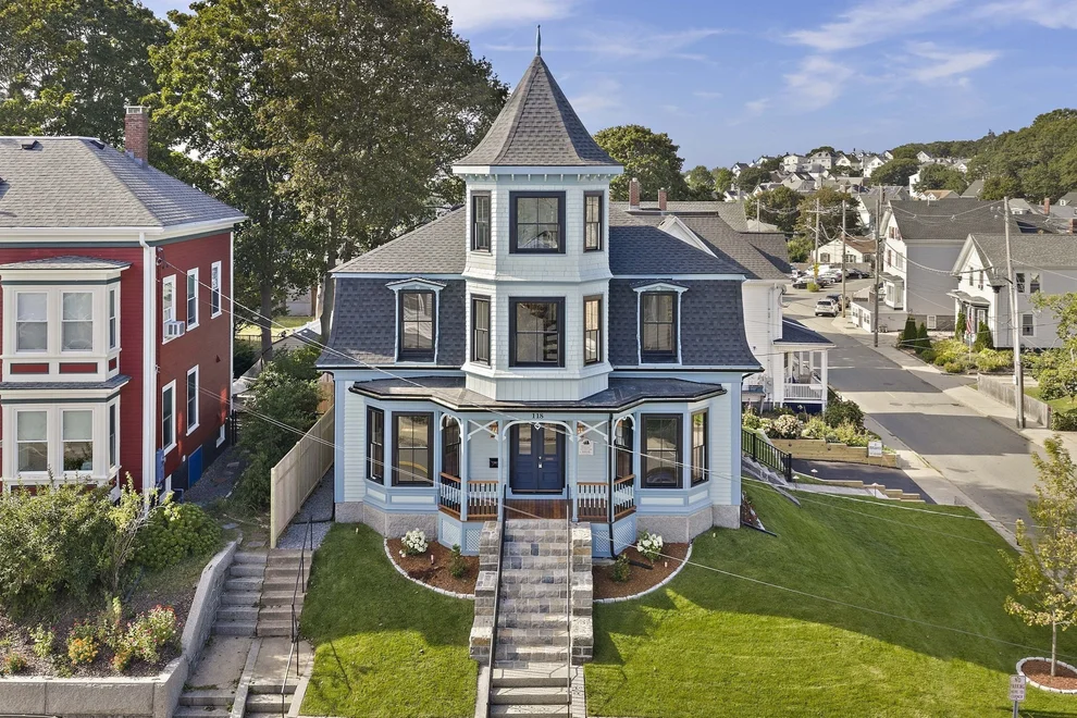 Unit for sale at 118 Prospect St, Gloucester, MA 01930
