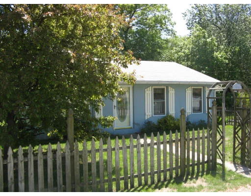 Unit for sale at 4 Sherman Ave, Auburn, MA 01501