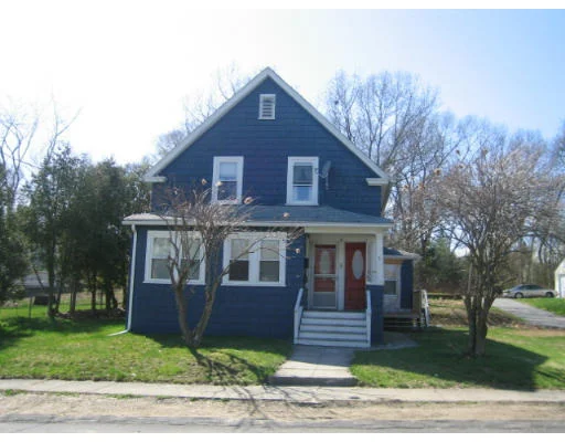 Unit for sale at 5 Chestnut Ave, Auburn, MA 01501