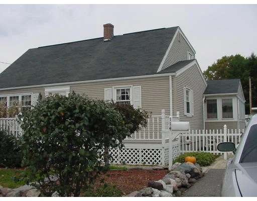 Unit for sale at 114 Shepherd St, Chicopee, MA 01013