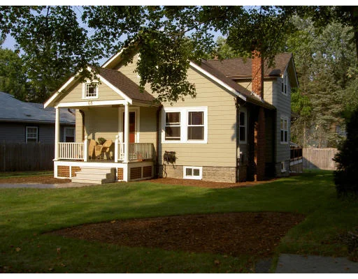 Unit for sale at 68 Vine St, Reading, MA 01867