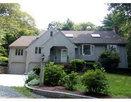 Unit for sale at 187 Union Street, Hingham, MA 02043