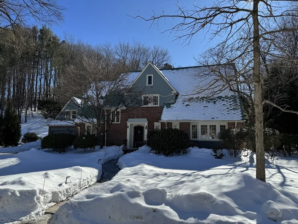 Unit for sale at 49 Metcalf St, Worcester, MA 01609