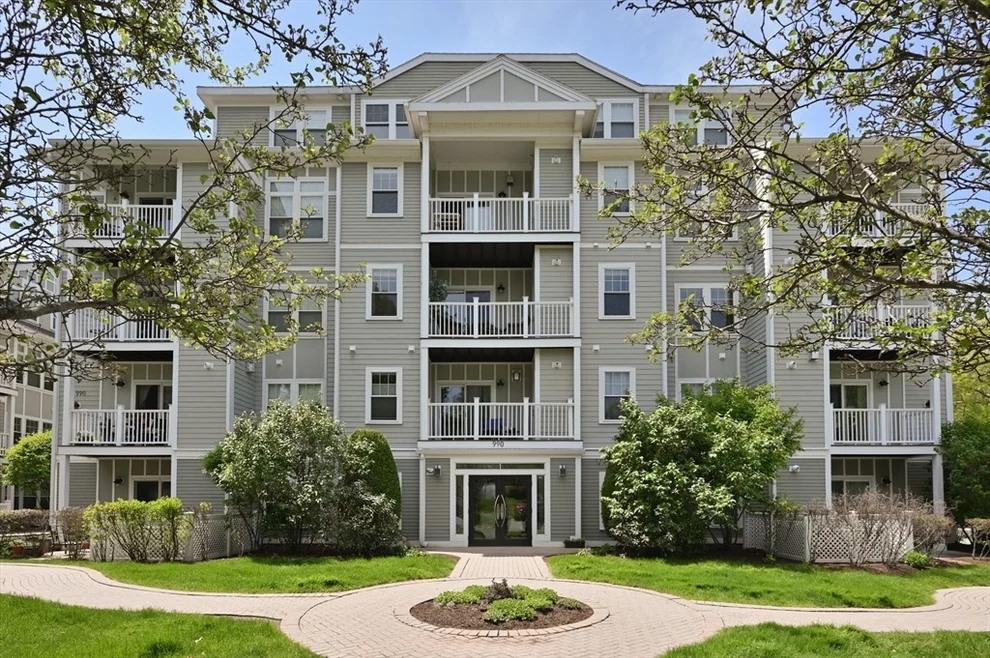 Unit for sale at 990 Vfw Pkwy, Boston, MA 02132