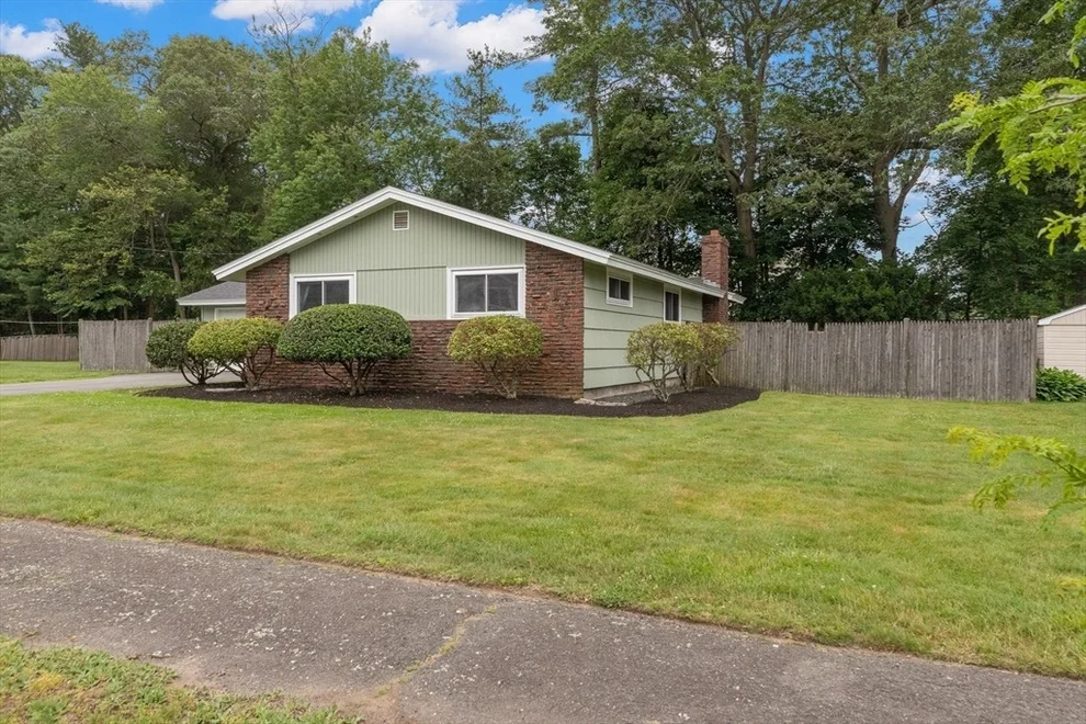 Unit for sale at 3 Mark Rd, Beverly, MA 01915