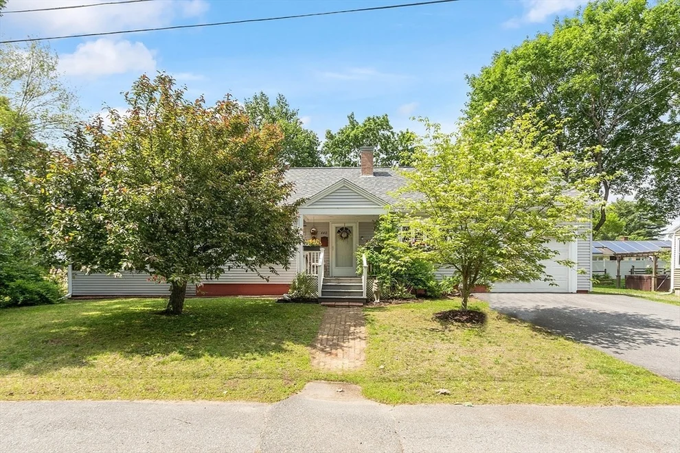 Unit for sale at 440 Twichell St, Athol, MA 01331