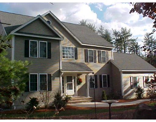 Unit for sale at 174 Hall Street, Dunstable, MA 01827