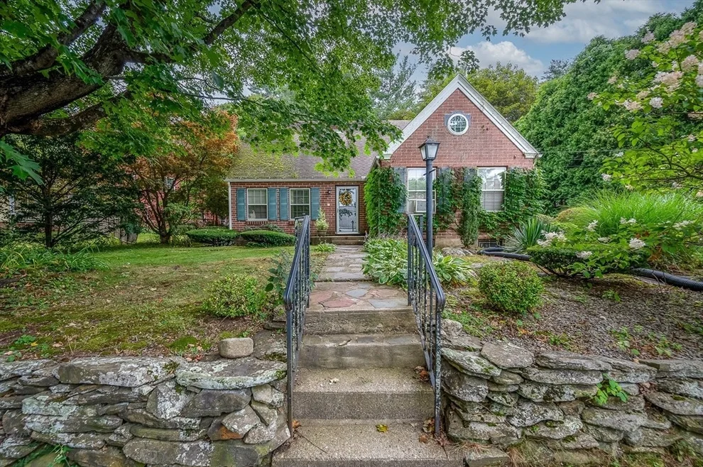 Unit for sale at 7 Virginia Rd, Worcester, MA 01602
