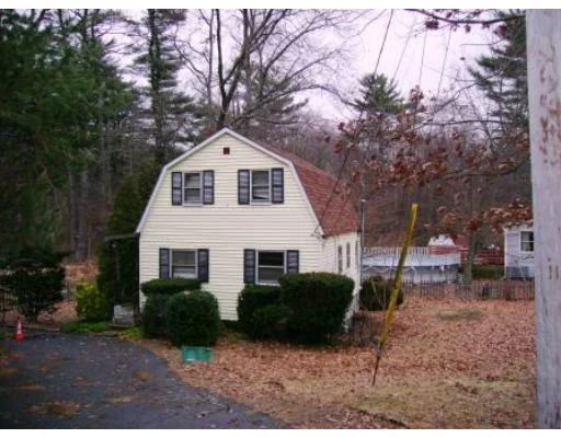 Unit for sale at 11 Bow St, Halifax, MA 02338