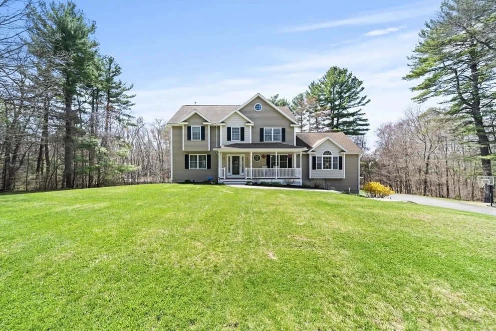 Unit for sale at 3 Curve Street, Middleton, MA 01949