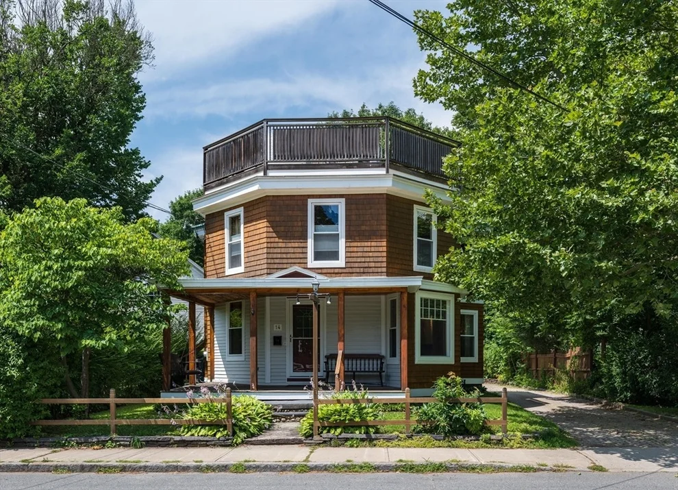 Unit for sale at 14 Main St, Shelburne, MA 01370