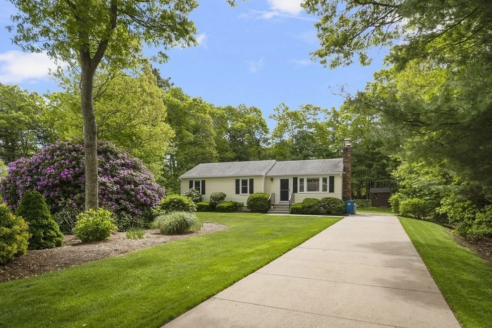 Unit for sale at 29 Braeburn Ct, Falmouth, MA 02536