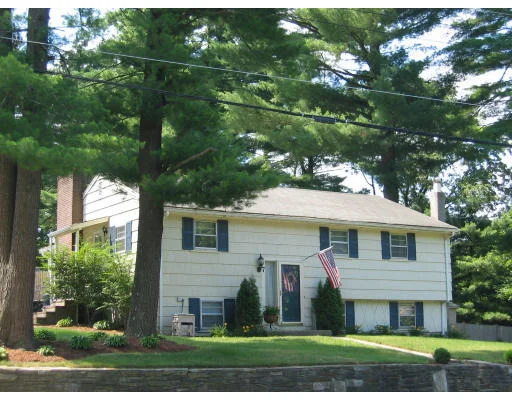 Unit for sale at 7 Northgate Road, Franklin, MA 02038